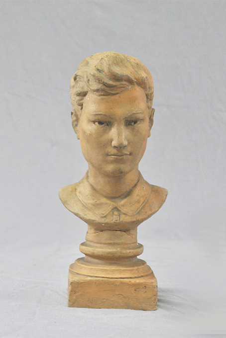 бюст Зоя Космодемьянская