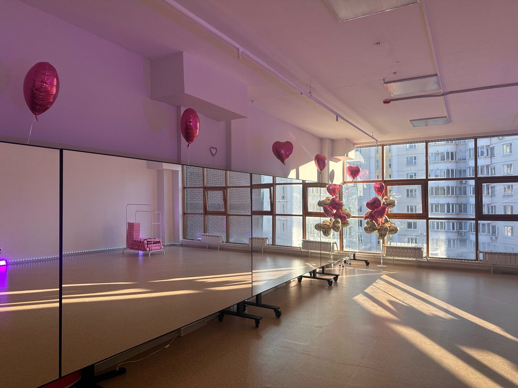 Ученики и преподаватели Love Dance Studio на праздничном выступлении