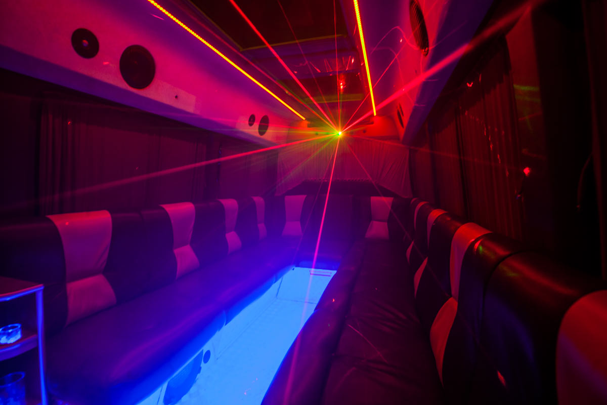 Пати автобус. Автобус бар. Пати бас спб аллегро. Диско автобус. Пати бас спб.