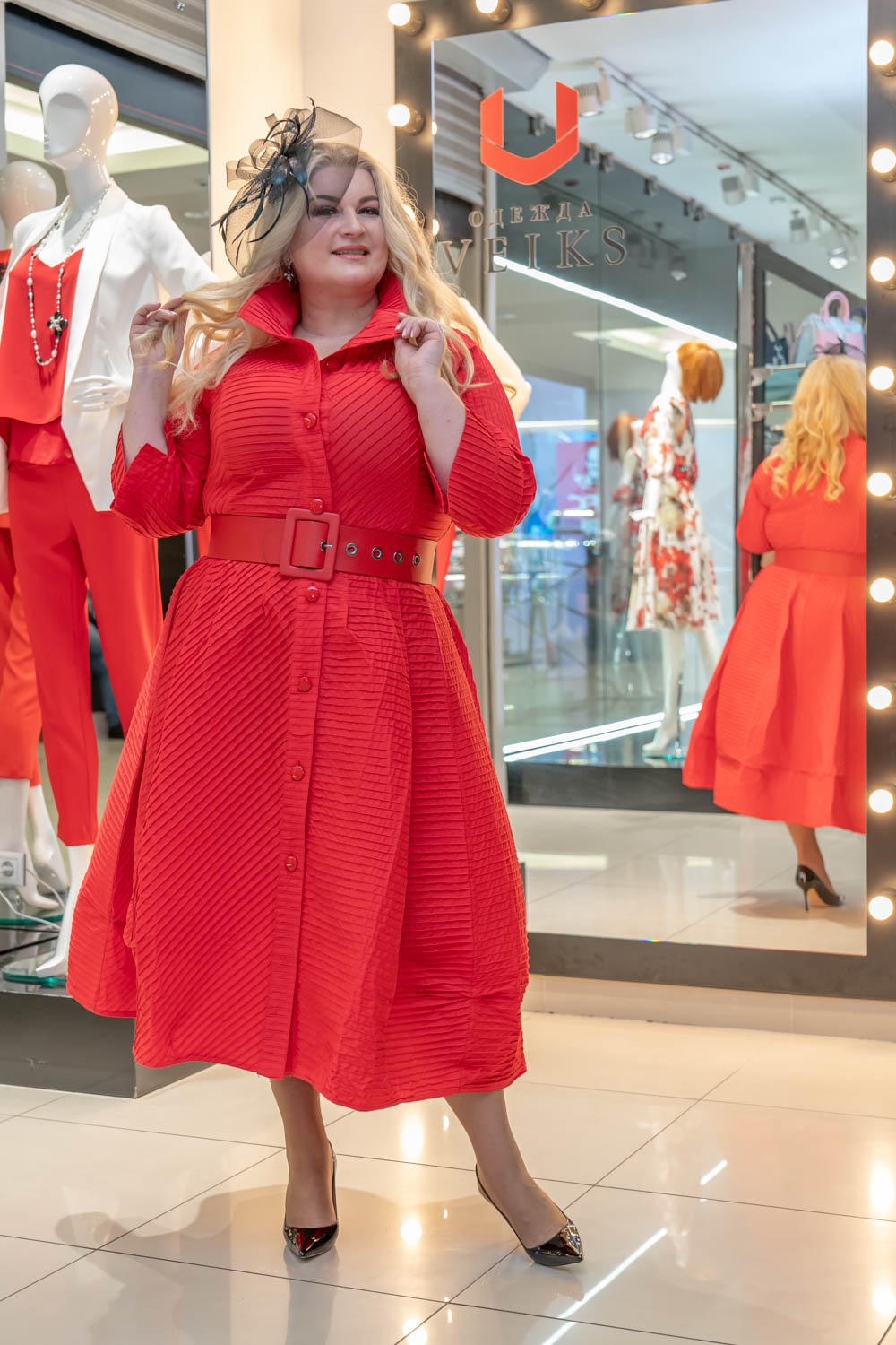 porno-po-vihodnim-v-zhenskoy-odezhde-video-grudi-lizal