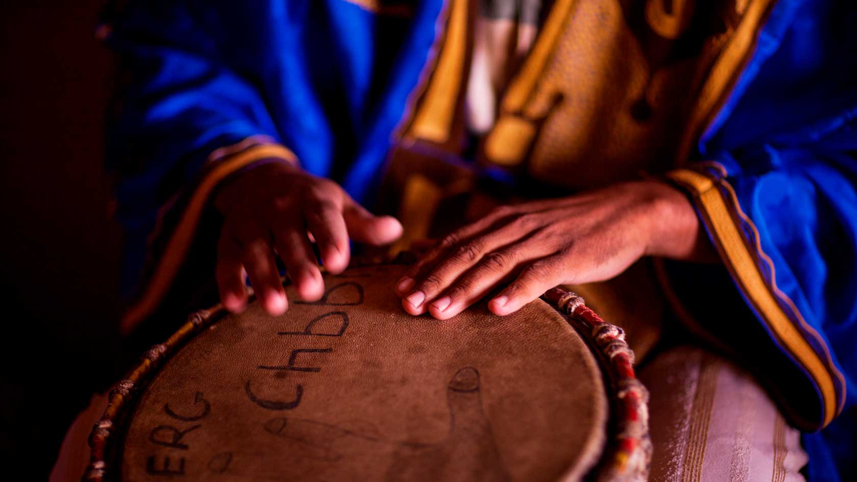 музыканты гнауа город эссуэйра (эс сувейра) в королевстве марокко