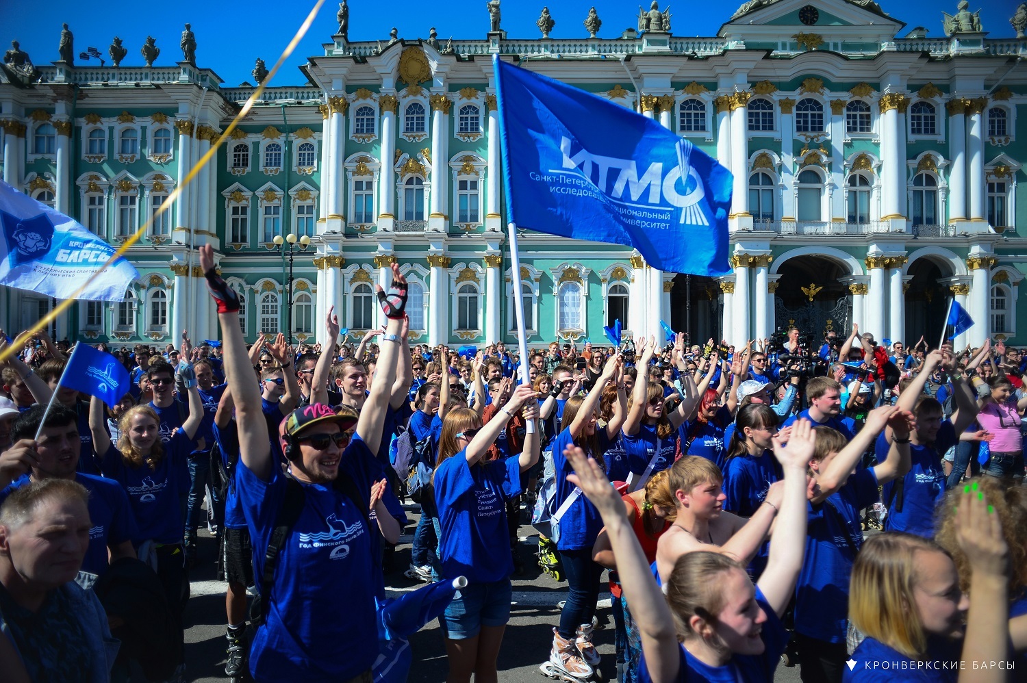 Гражданин петербурга. Петербург граждане. ИТМО российский флаг. Граждане Питера. СПБ. ХIХ фестиваль «почетные граждане Санкт-Петербурга» , фото.