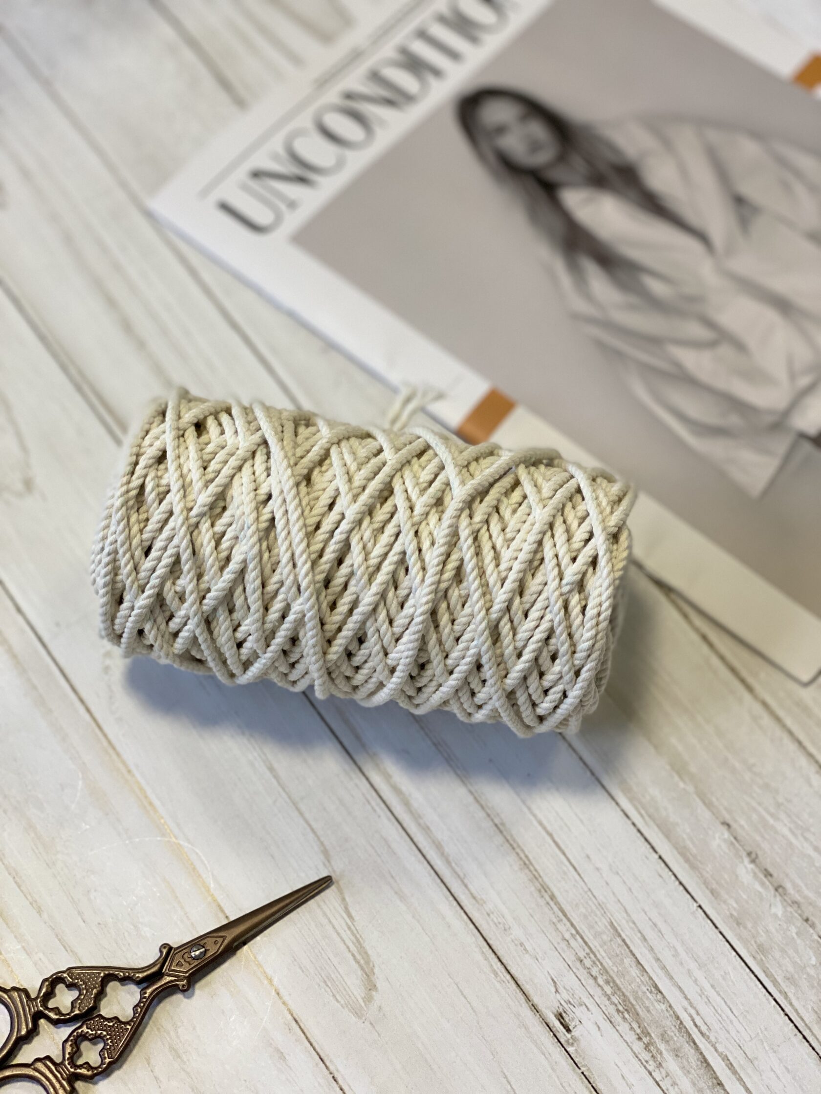 трёхпрядная верёвка 4мм