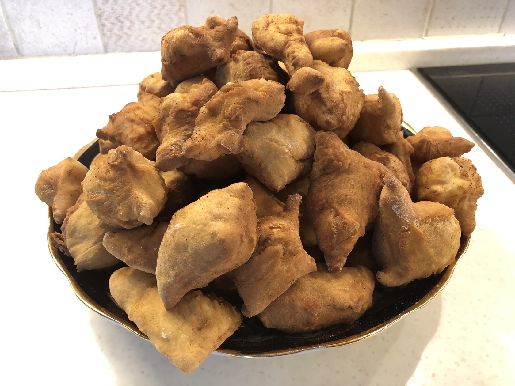 Мелкие баурсаки: готовим на сгущенке | Cooks - Повара Казахстана