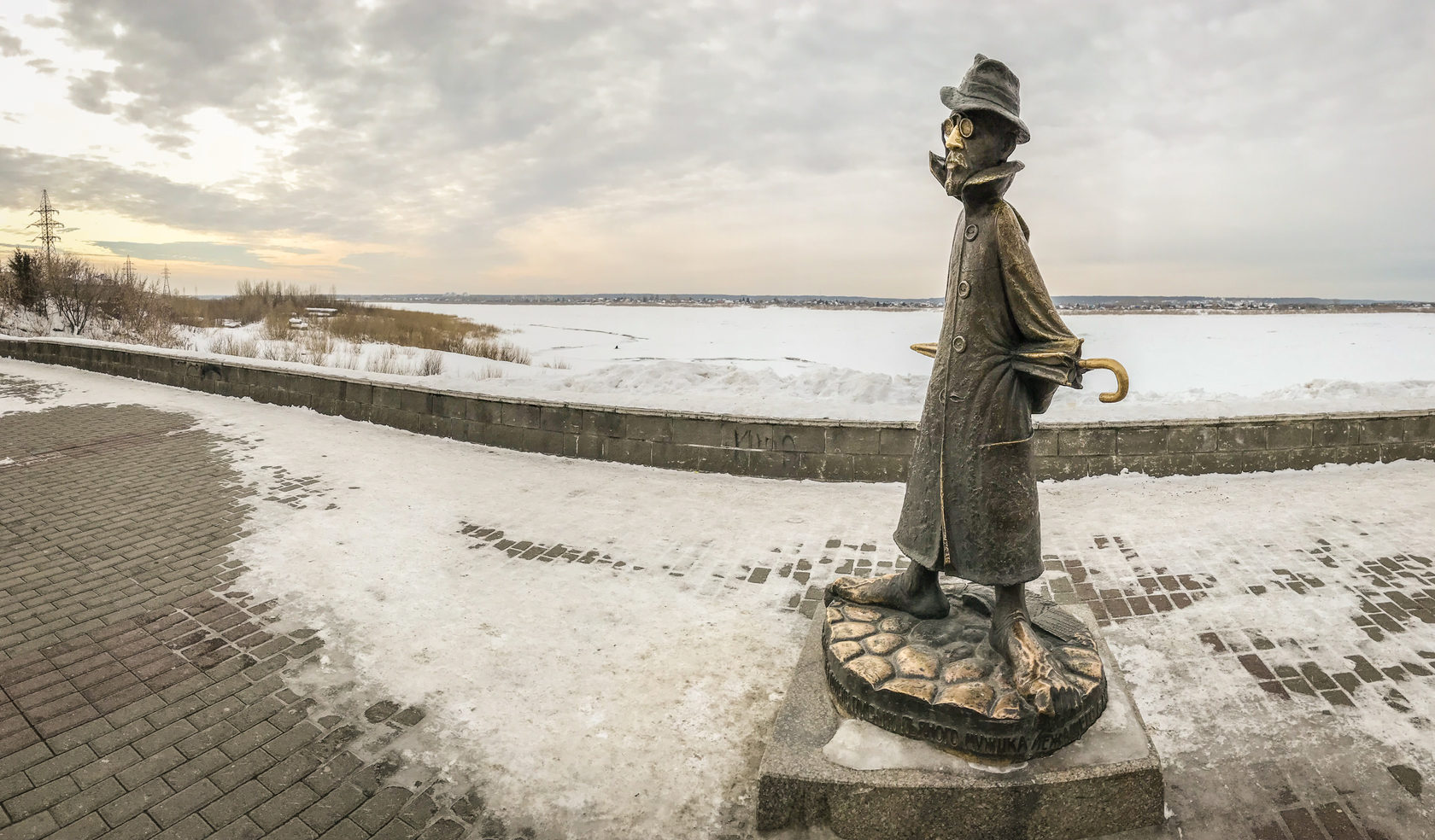 Памятник чехову томск рисунок