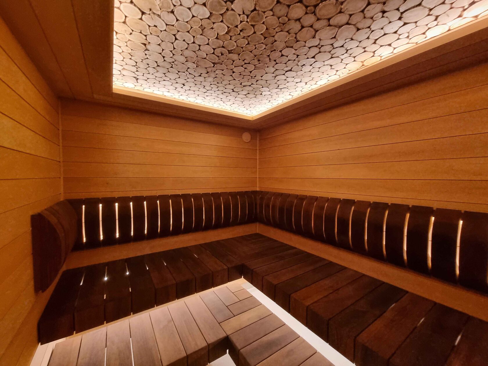 Сауна с панно
