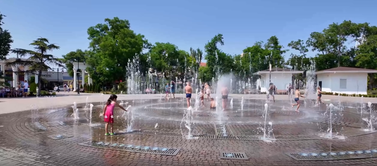 Набережная Валентины Терешковой в Евпатории