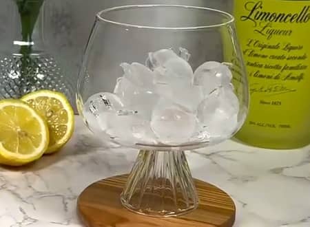 Приготовление коктейля «Лимончелло Спритц» в домашних условиях: шаг 1