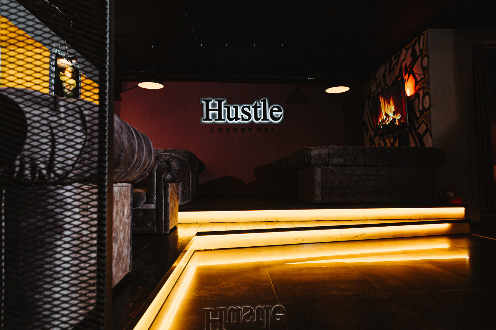 Hustle lounge bar. Hustle Lounge Bar, Санкт-Петербург.