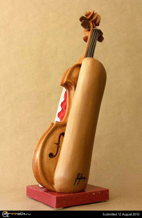Скрипка на французском. Скульптуры Philippe Guillerm. Скульптура скрипка современное искусство. Скрипач из дерева. Скульптура смычок.