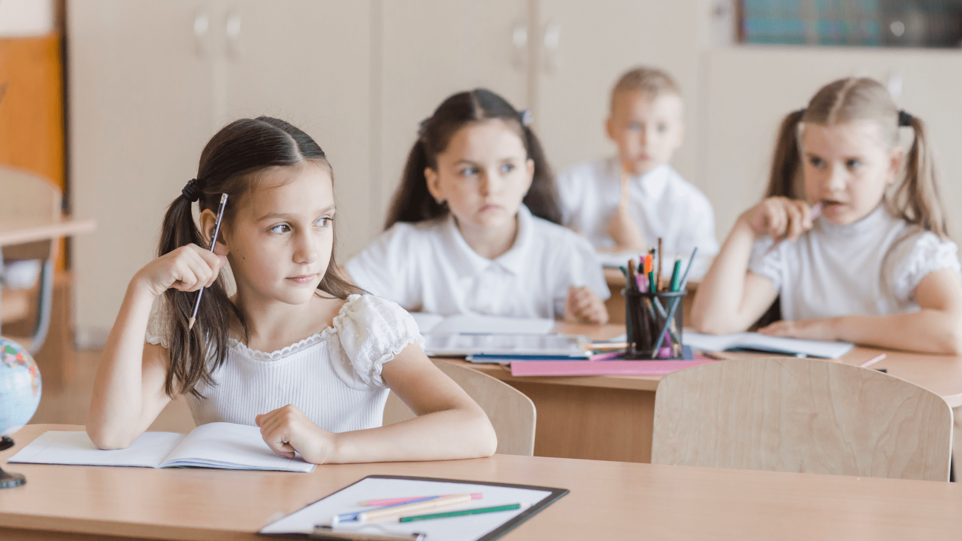 дети в школе В каком возрасте лучше отдавать ребенка в школу