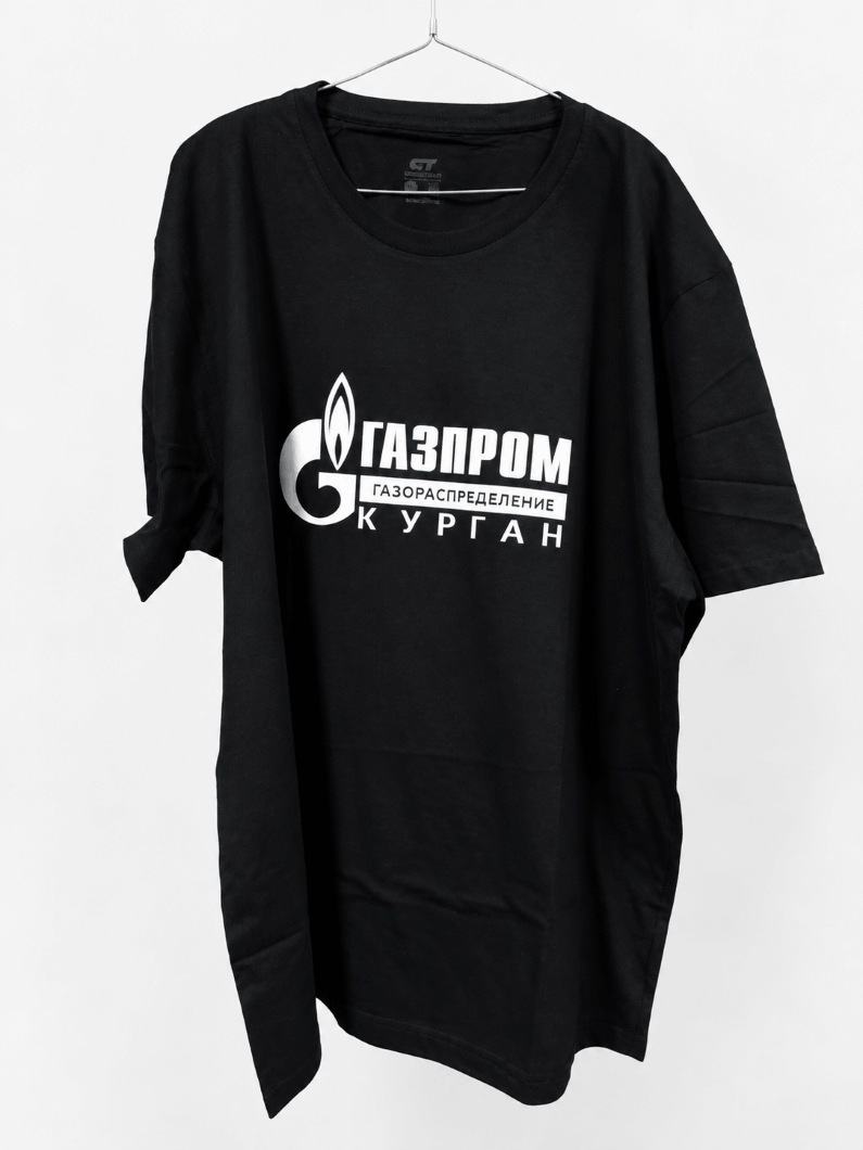 срочная печать на футболках белым цветом на черной футболке
