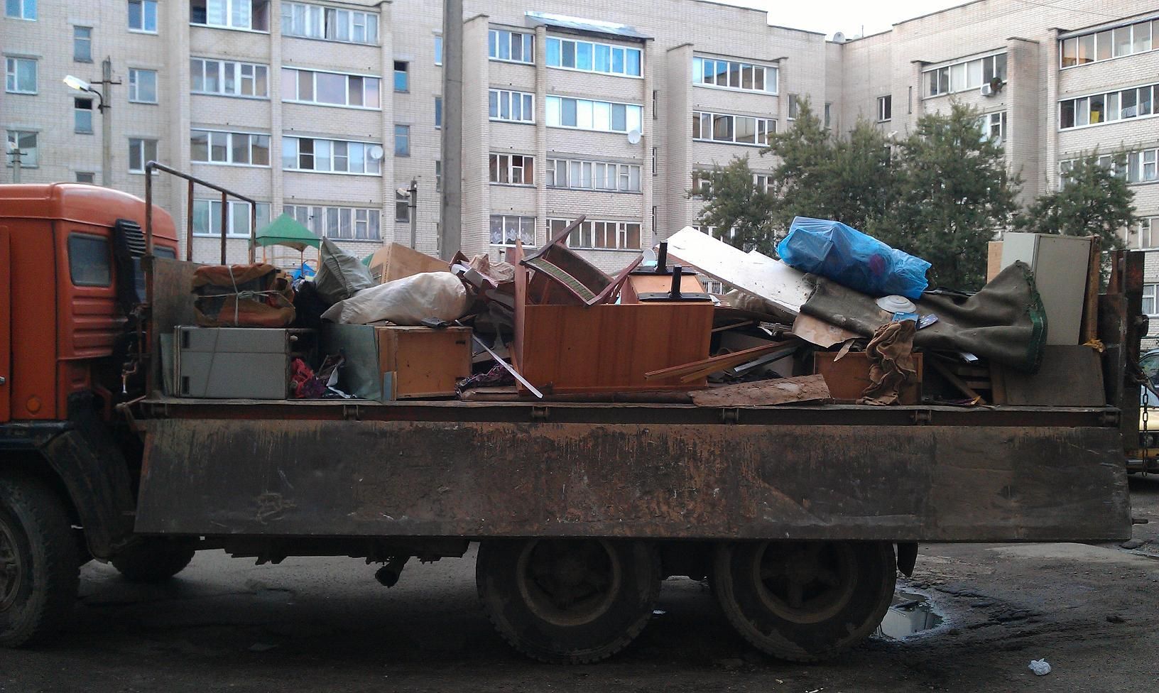 грузчики вынести старую мебель на мусорку