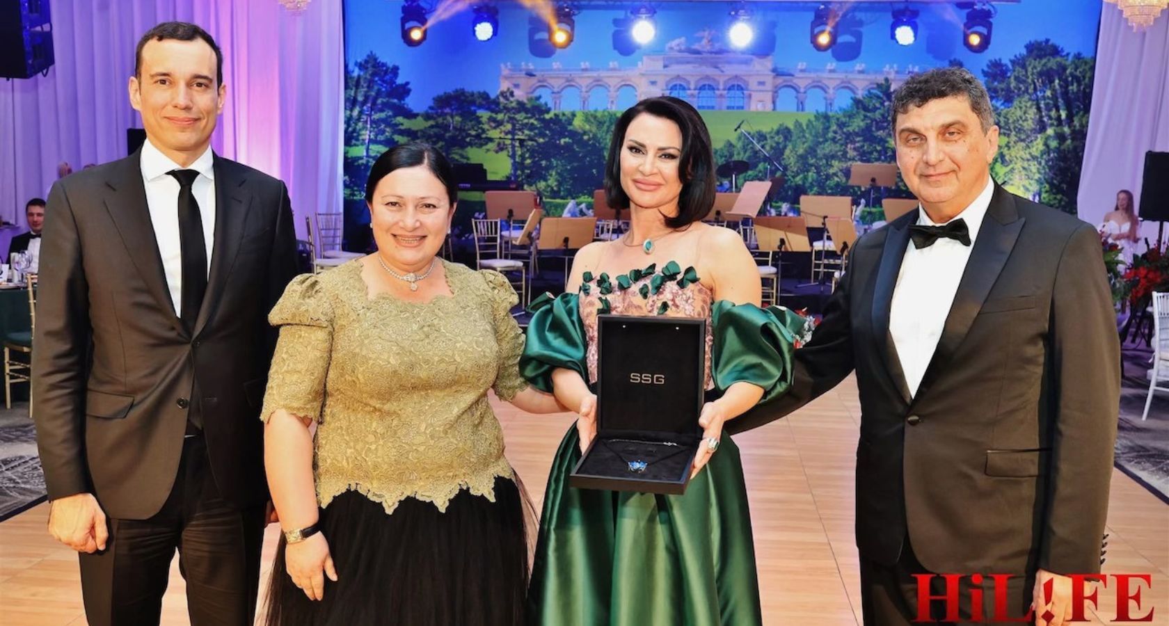 Вержиния Иванова подкрепи благотворителната кауза на Виенския Бал