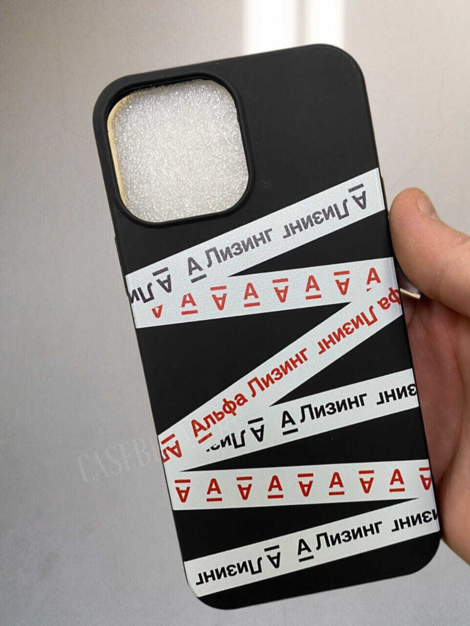 Брендированные черные Soft-Touch чехлы для iPhone с нанесением печати логотипа Альфа лизинг на заказ в Casebrand