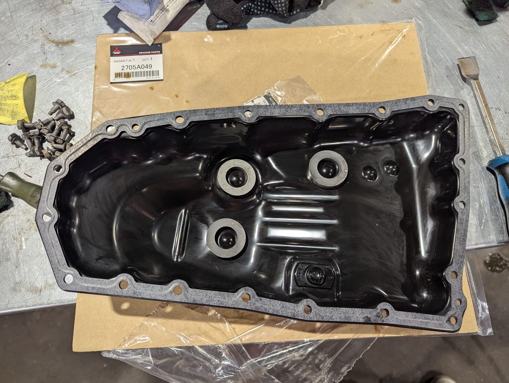 Очищенный поддон и магниты вариатора