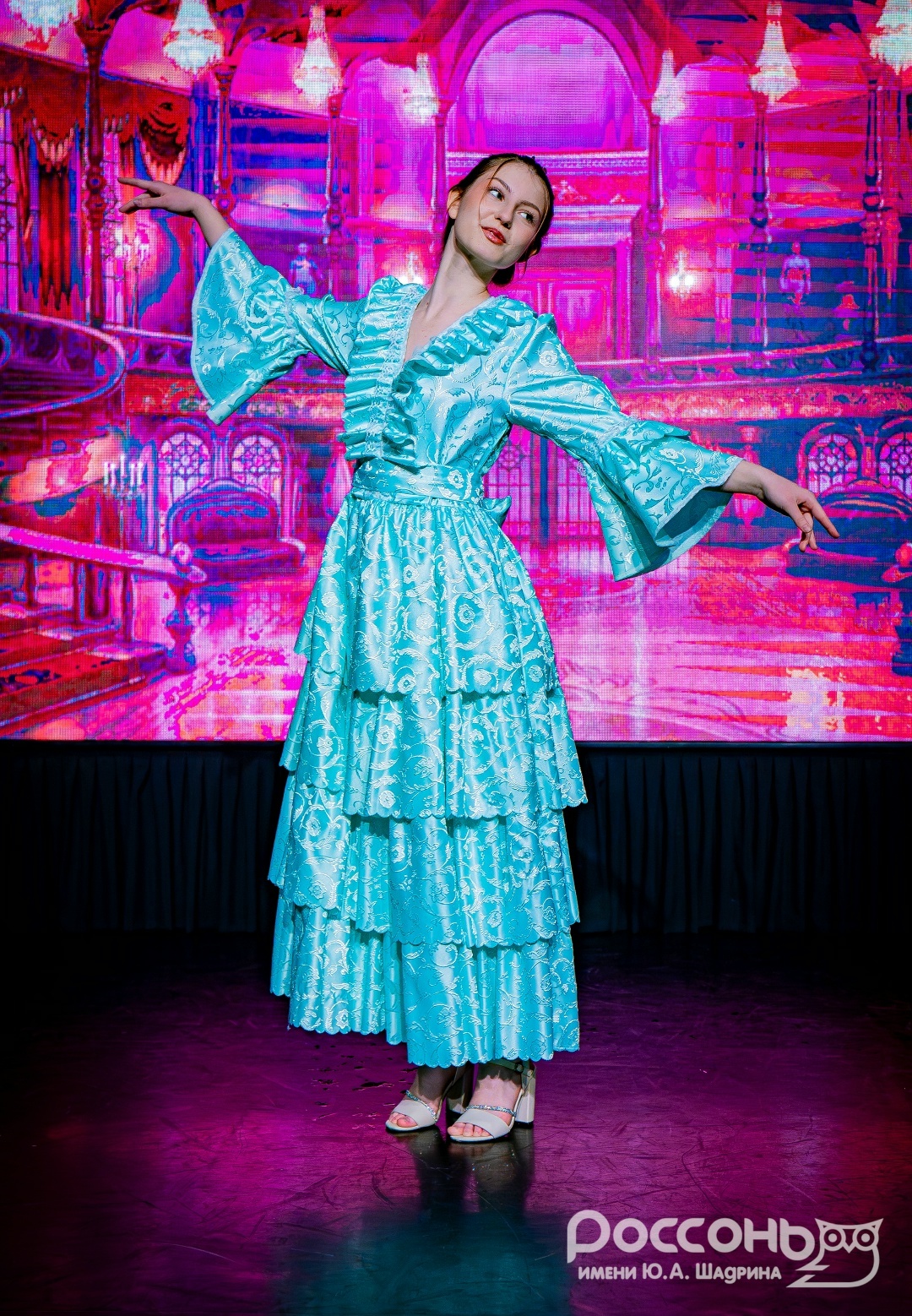 Ум! Красота! Молодость и "Россонь"!, изображение №17