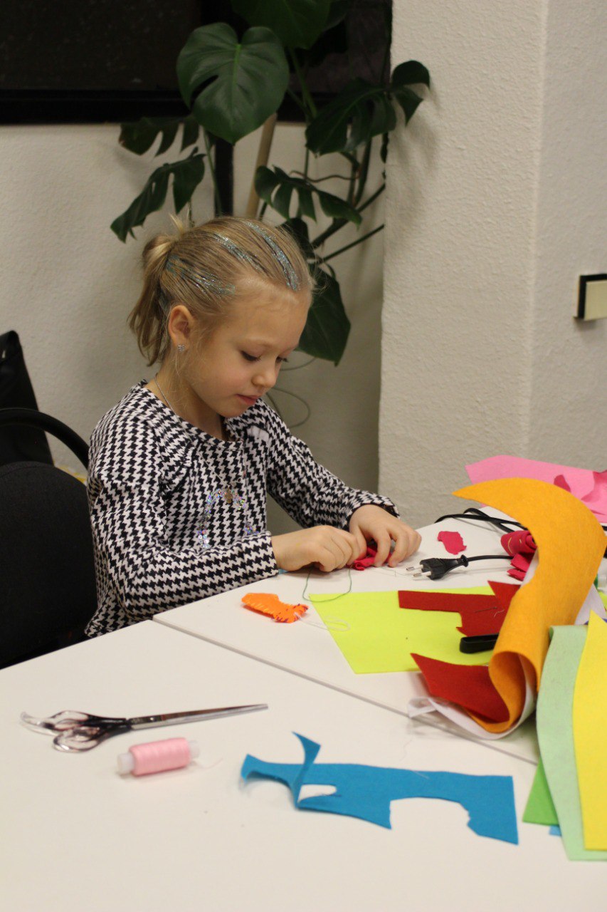 Обучение шитью детей, подростков, девочек, творческие курсы - Школа Фактура Новосибирск