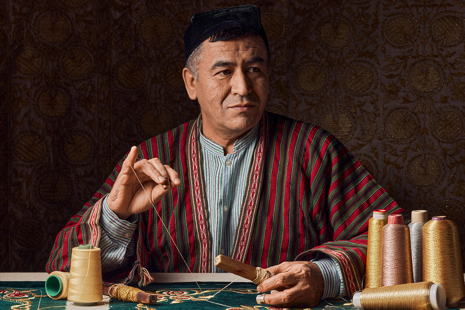 Искусство Узбекистана. Знаменито Узбекистан. Ҳунармандлар уюшмаси. Золотошвея Узбекистан.