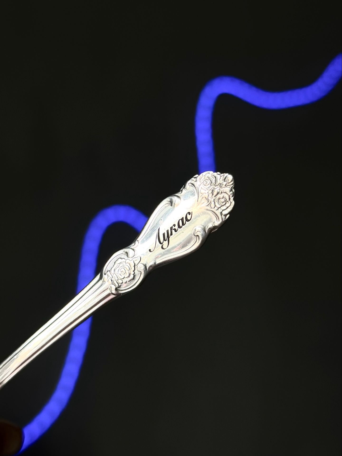 Персональная гравировка на серебряной ложке, лазерная работа Киров