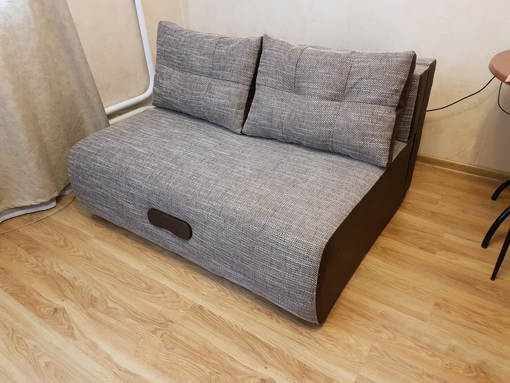 угловой диван с большим канапе