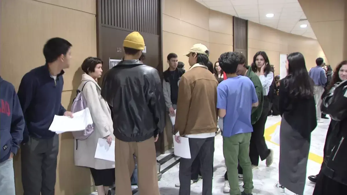 Теріні жарқыратып тұрған спортшылардың эротикалық фотосуреттері Теріні жарқыратып тұрған спортшылардың эротикалық фотосуреттері