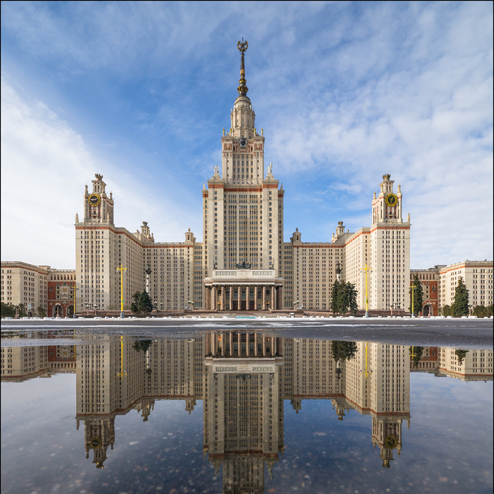 Сколько лет мгу в москве. Сталинские высотки МГУ. МГУ Архитектор. Главное здание МГУ. Сталинская архитектура Москвы МГУ.