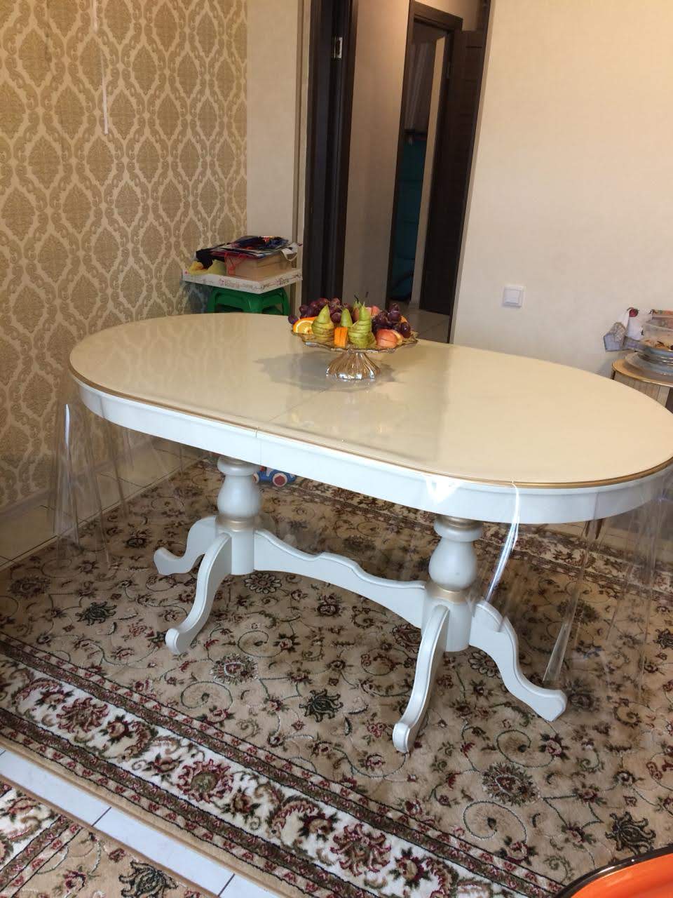 Обеденные столы и стулья классика