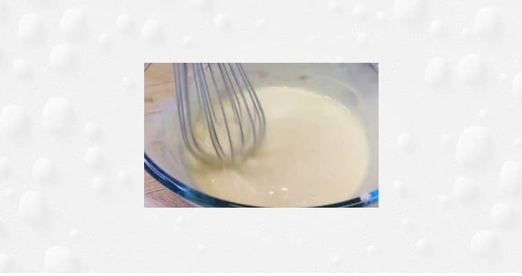 Приготовление тонких ажурных блинов на молоке с кипятком: шаг 4