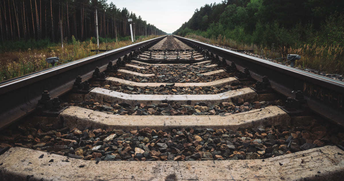 Перевозка шпал автомобильным транспортом - заказать транспортировку ...