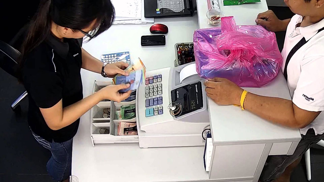 камера видеонаблюдения в магазине. камера над кассой. камера над кассой. камера над кассой. покажи видео с камеры касса в салоне.