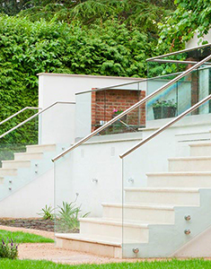 ограждения из стекла с точечными креплениями