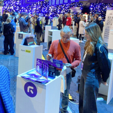 фотография сотрудников на форуме