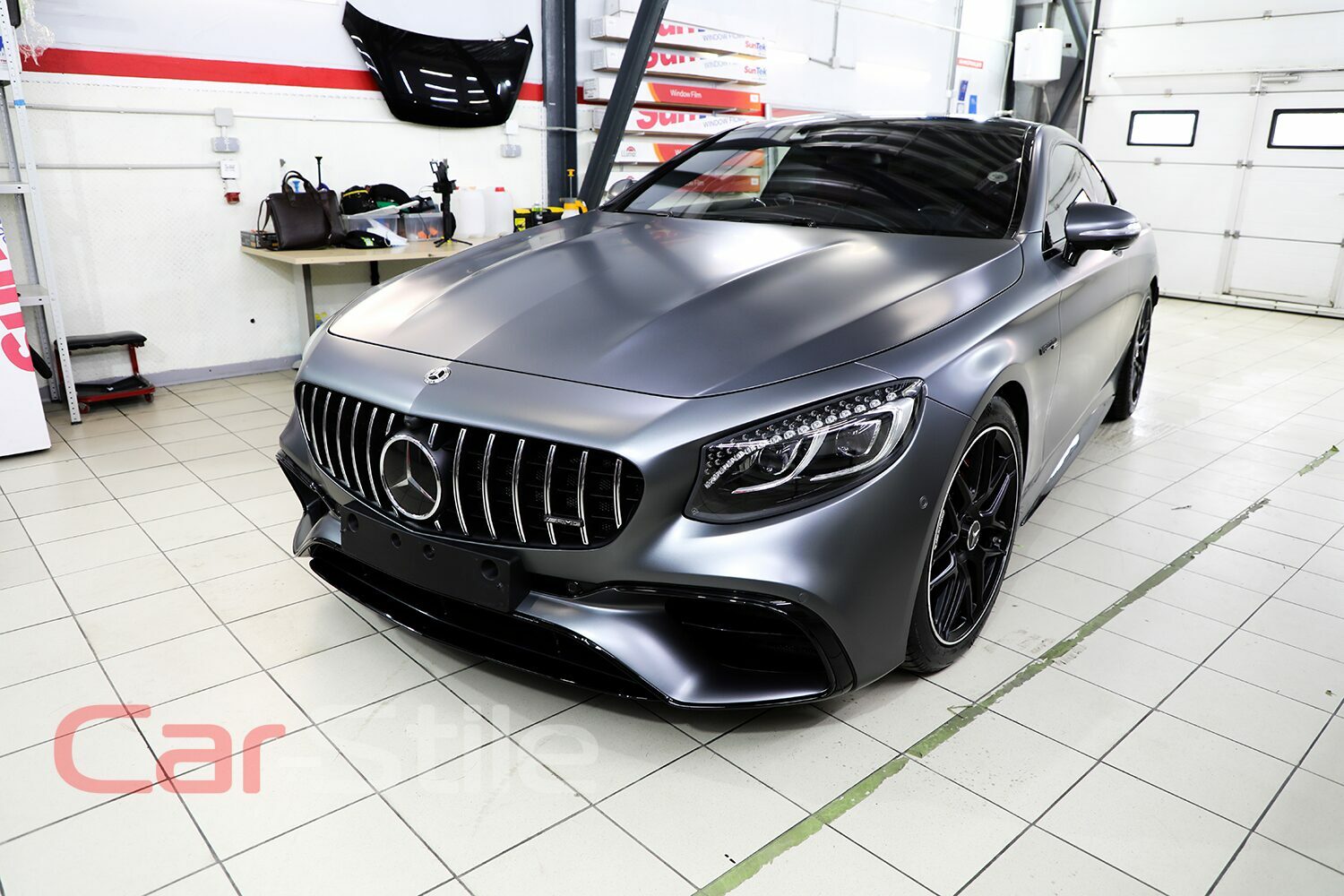 Оклейка автомобиля Mercedes S Coupe матовой полиуретановой защитной пленкой