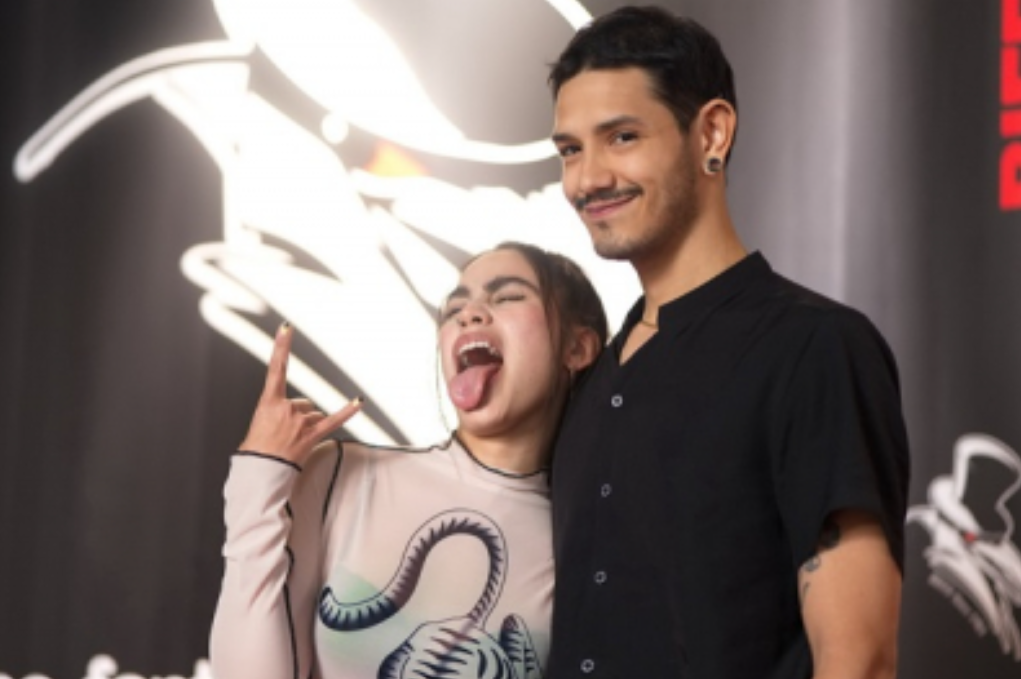 Actores de Univalle brillaron en Bruselas con “Llueve Sobre Babel”