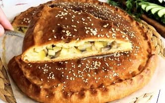 Приготовление закрытого пирога с грибами и картошкой в духовке: шаг 16