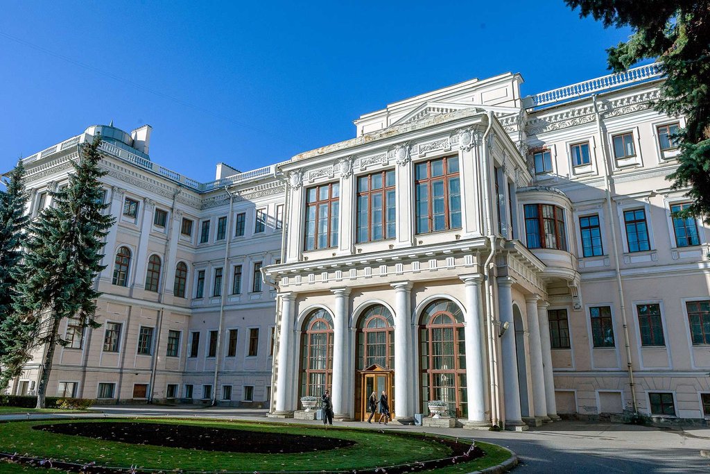 Аничков дворец в Санкт-Петербурге