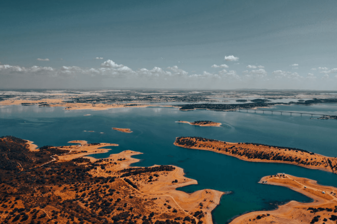 самое большое озеро в Португалии