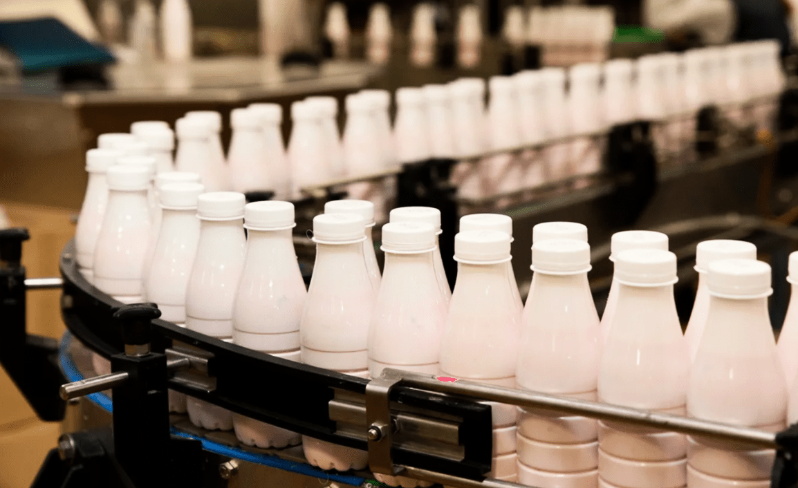Молочный завод производство. Молочная промышленность. Переработка молока. Молочная отрасль. Цех молочной продукции.