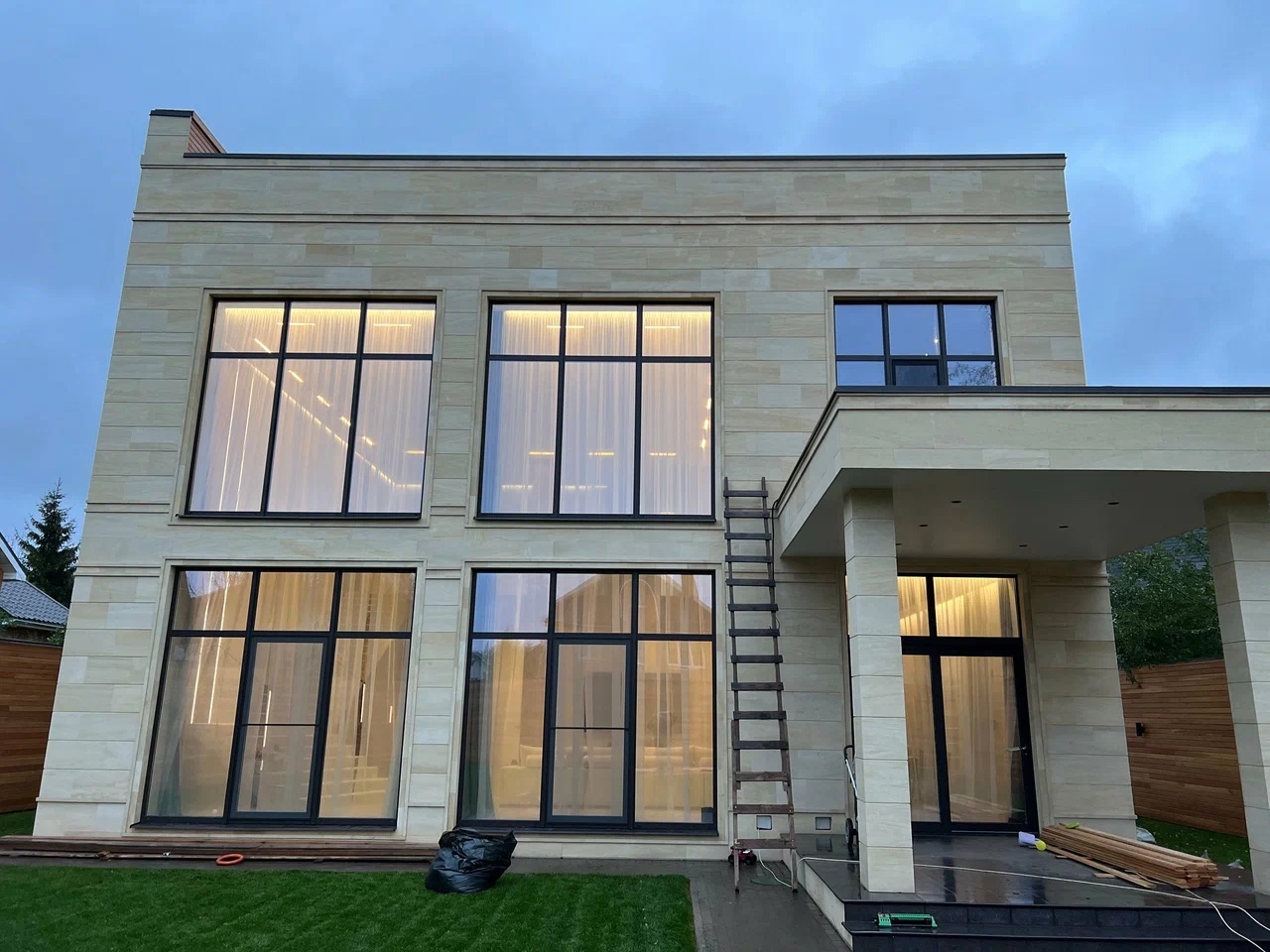 Остекление коттеджа в поселке Барвиха