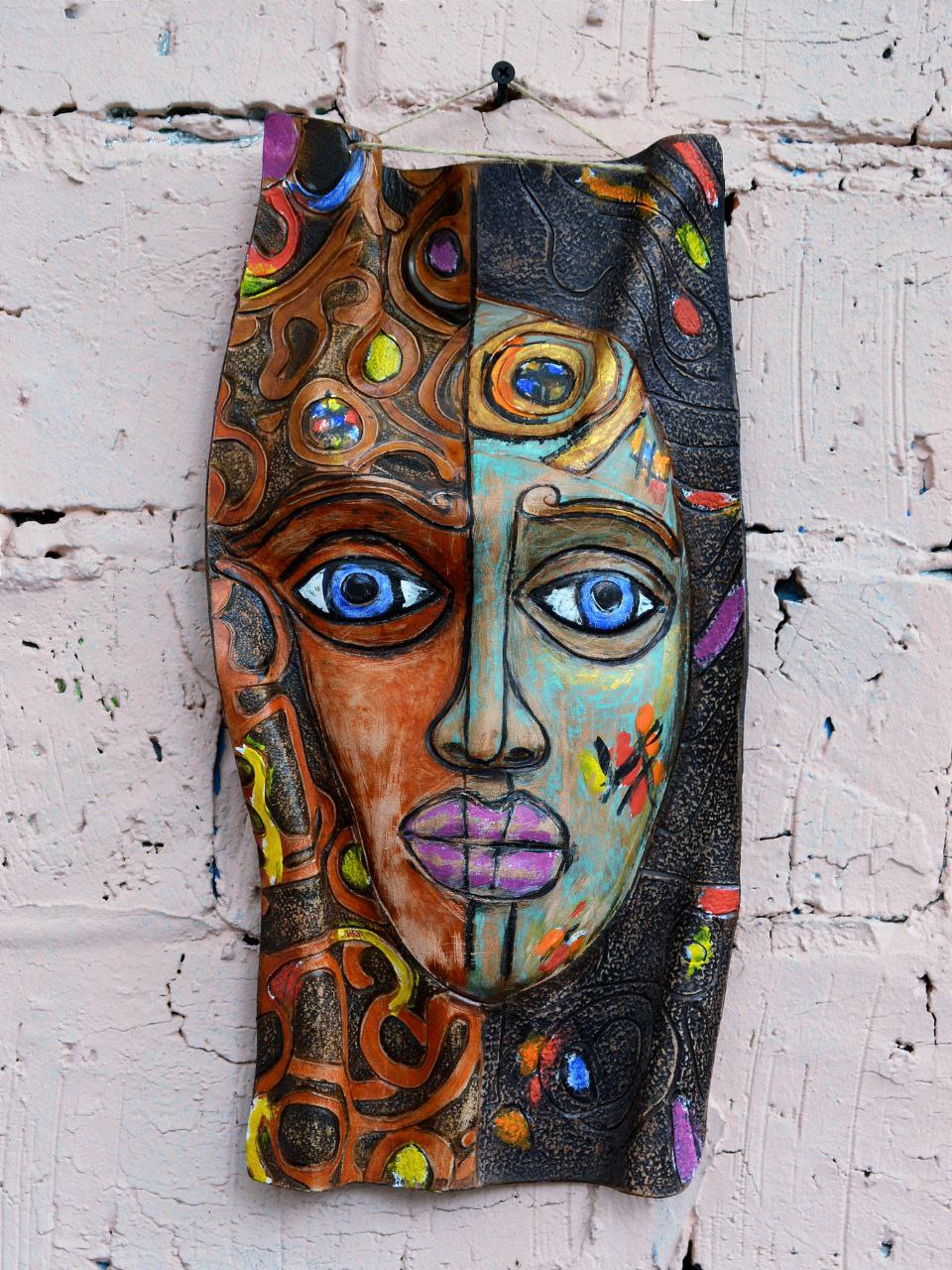 Маска из фактурной кожи настенная А.МузылевЪ &quot;Зов души. Желания счастья в фиолетовых отражениях&quot;