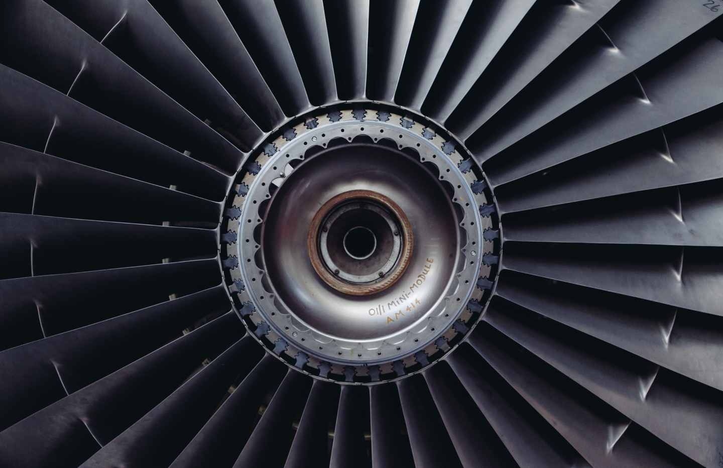 Лопасти текст. Осевой вентилятор авиационного двигателя cfm56. Celera 500l. Jet Turbine engine. Турбина самолета.