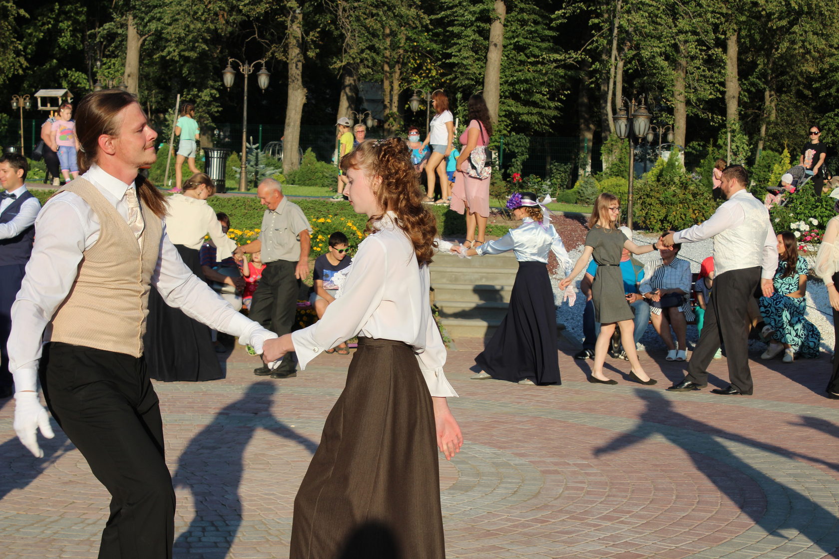 Танц площалка в Бабушкинском парке