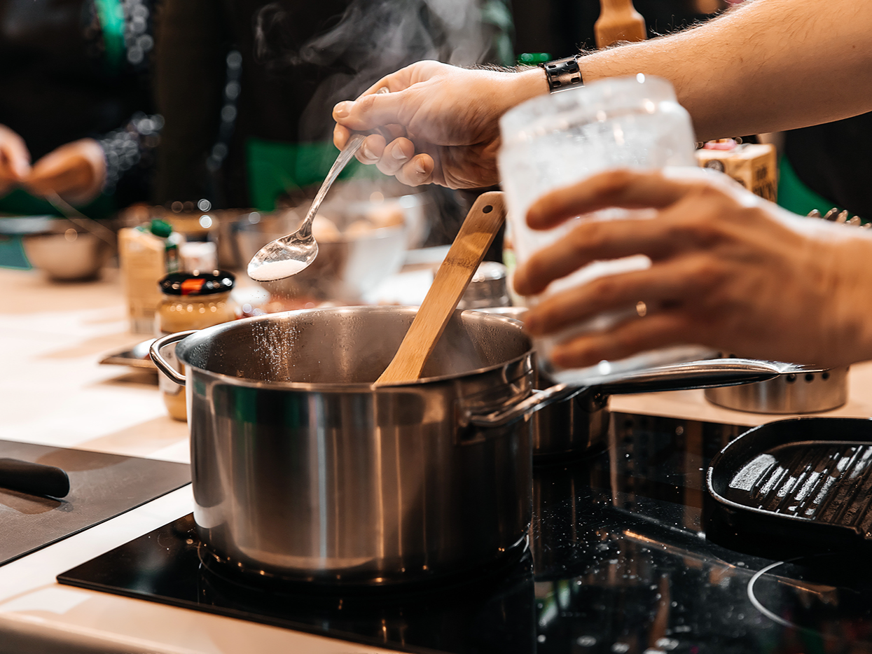 фото нанесения макияжа на лицо девушки 