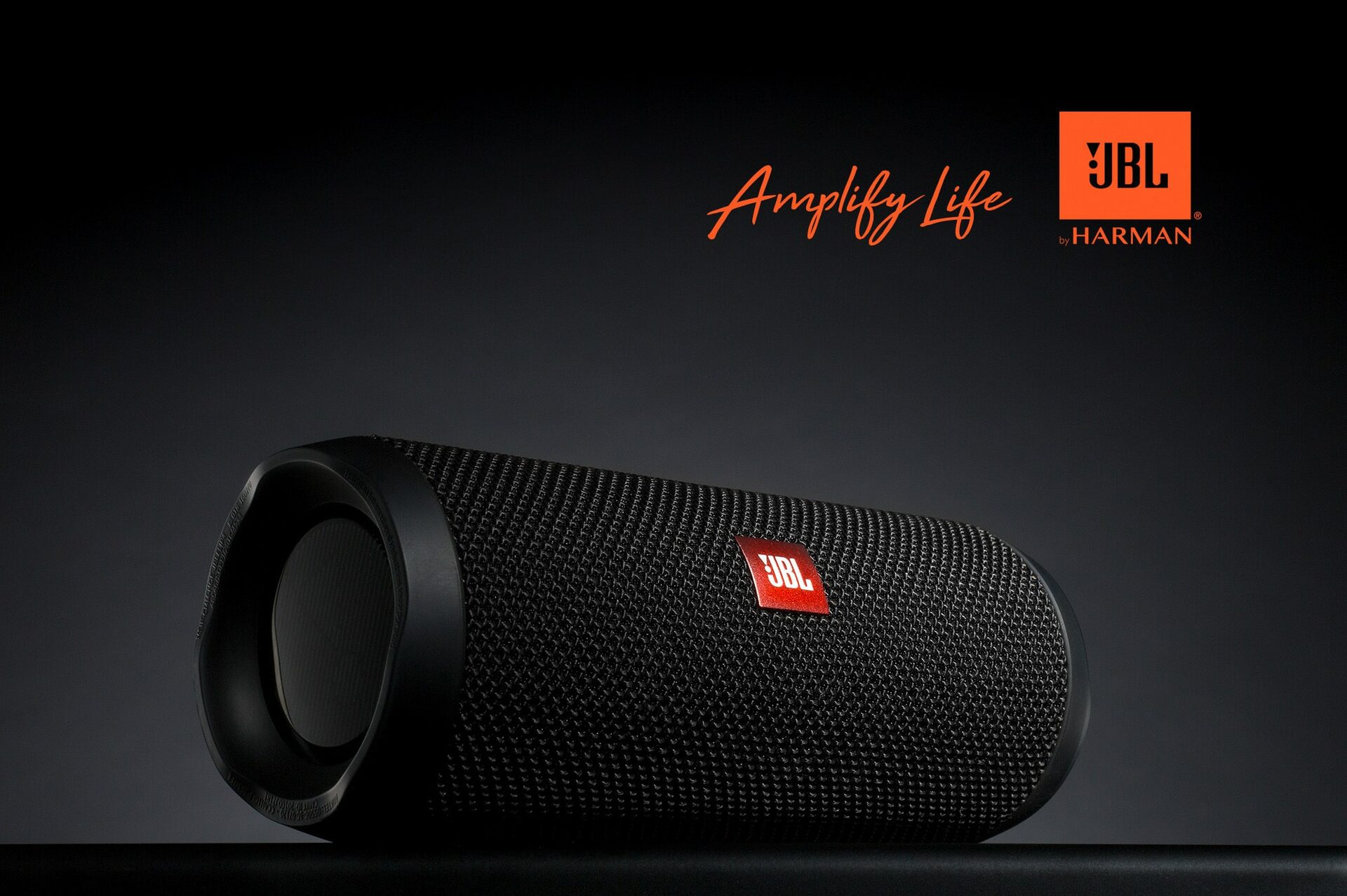 Колонка находится. JBL 4k. JBL by Harman портативная колонка. Колонки JBL hd9600. Колонка JBL реклама.