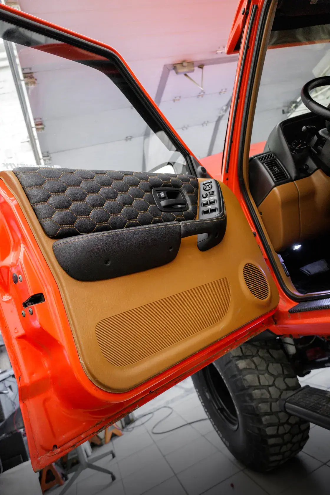 Дверная карта Jeep Comanche с динамиком