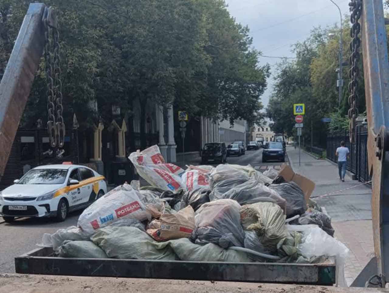 Грузчики для вывоза мусора в Москве
