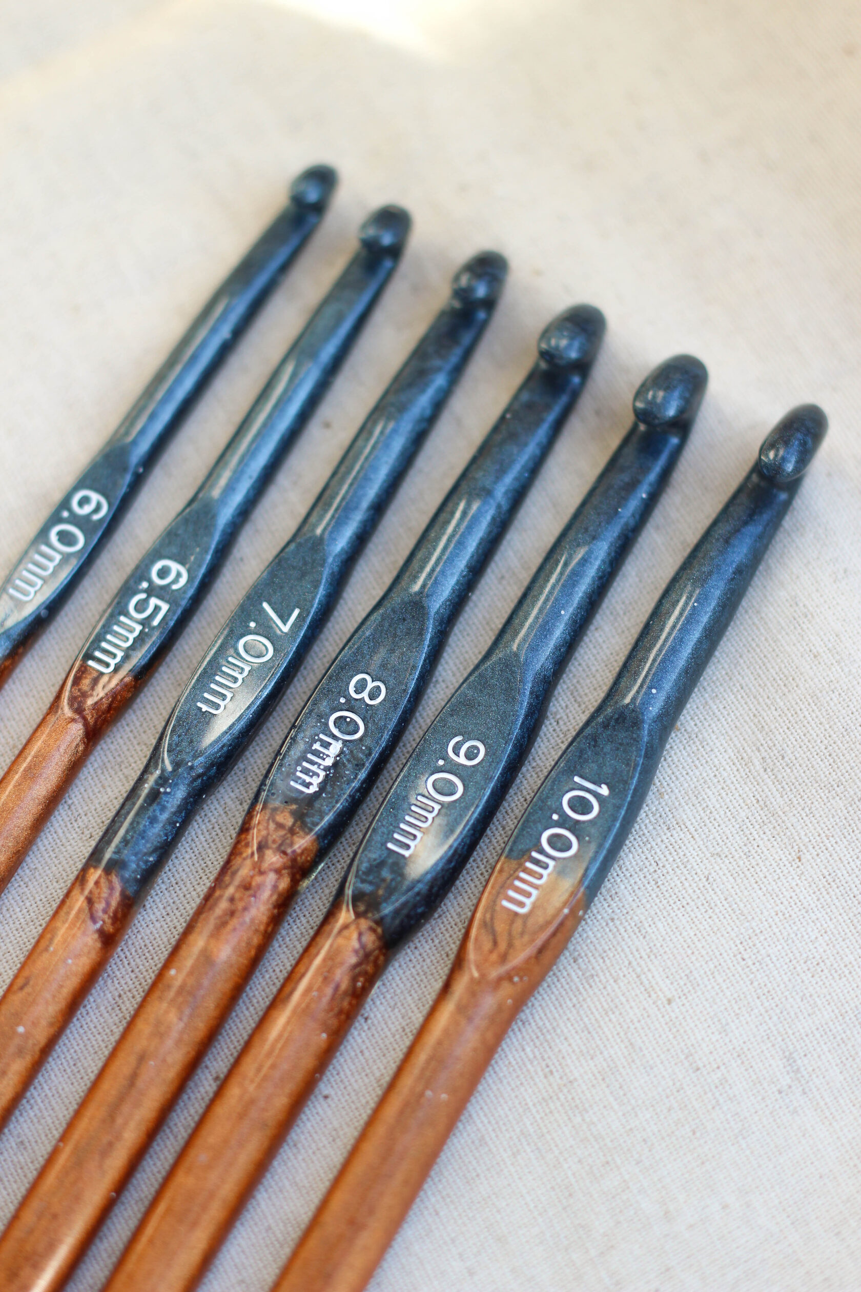 Крючки для вязания из эпоксидной смолы