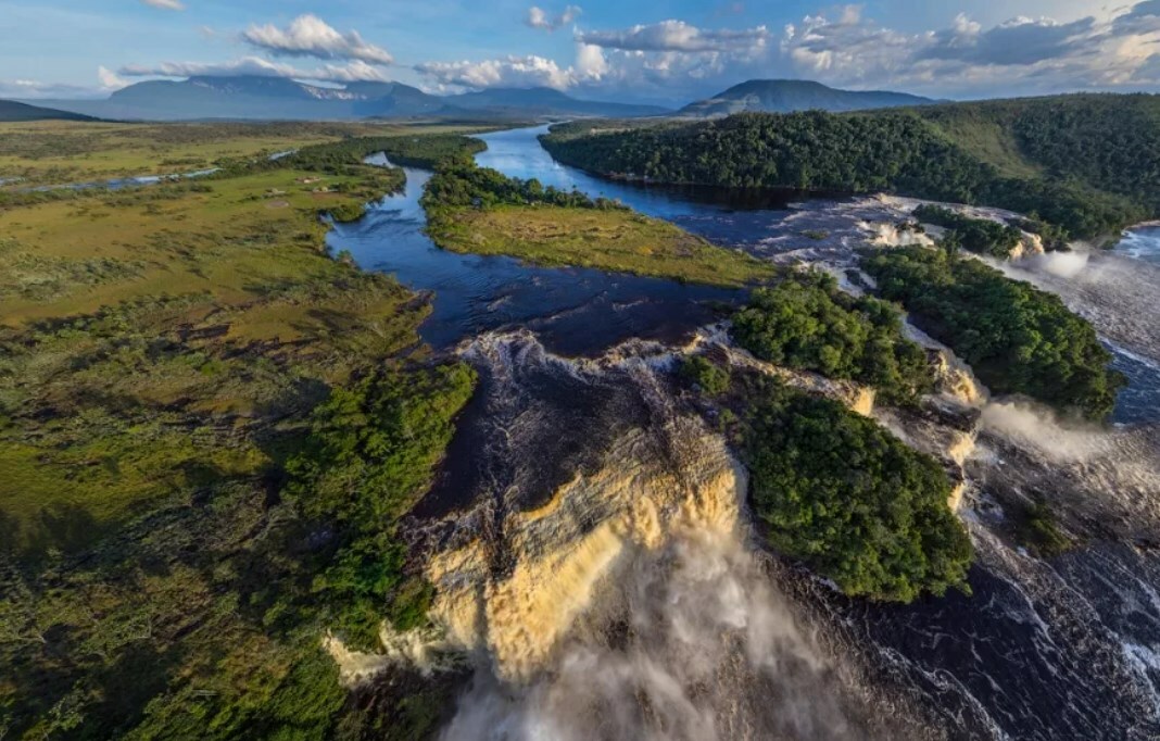 Водопад Канайма Венесуэла