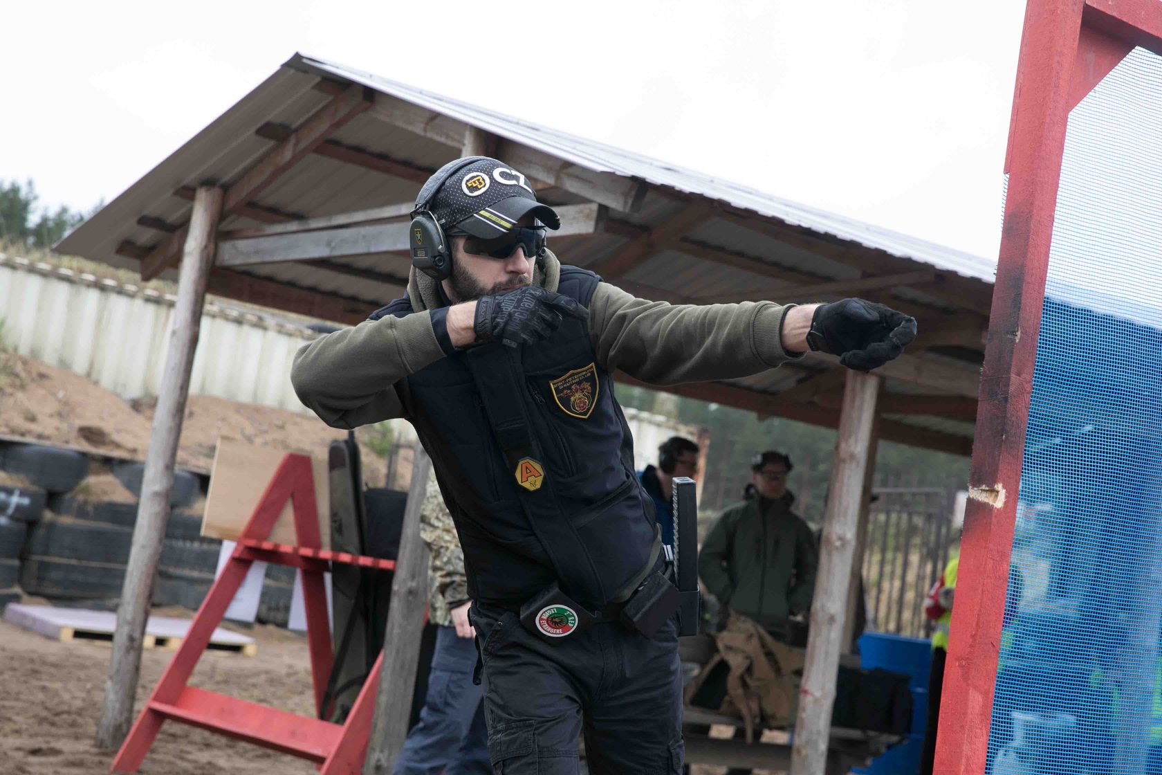 Курсы практической стрельбы. Курсы практической стрельбы. Курсы стрельбы из пистолета. Стрелковый клуб. Курсы практической стрельбы.